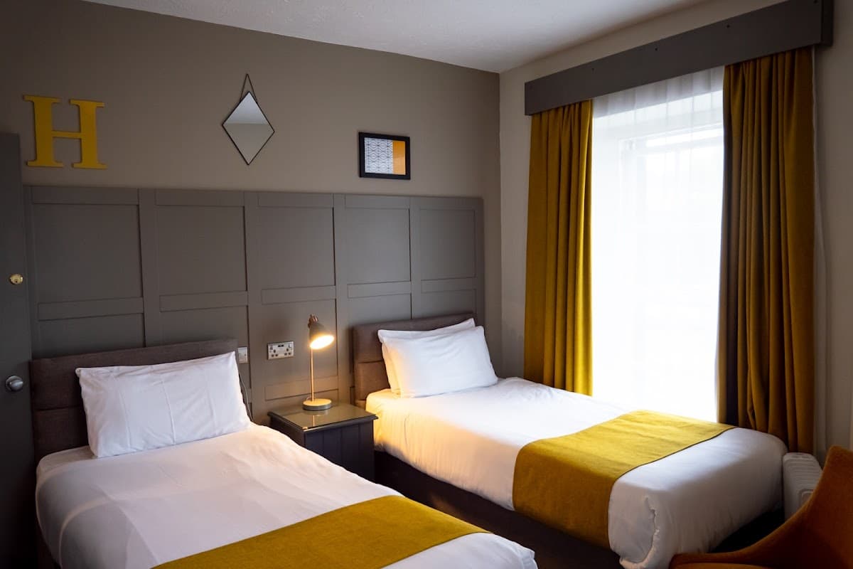 County Hotel