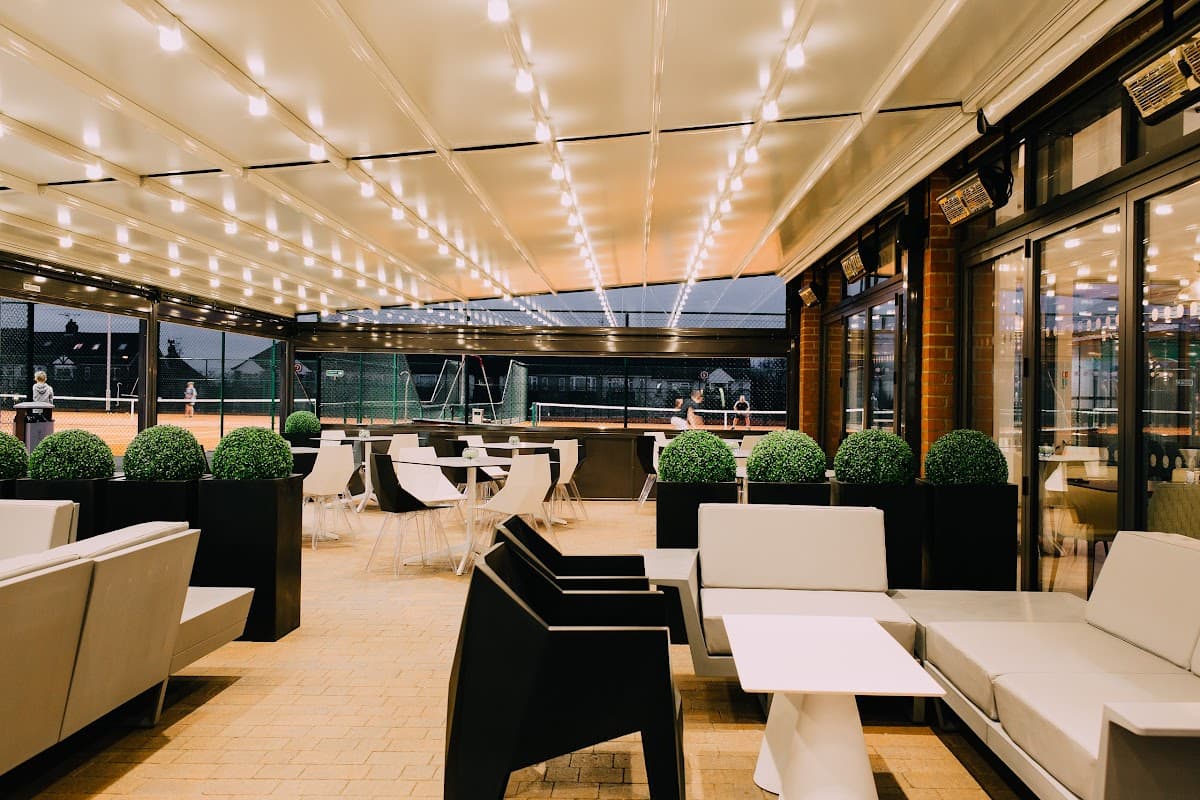 Avenue Tennis Restaurant