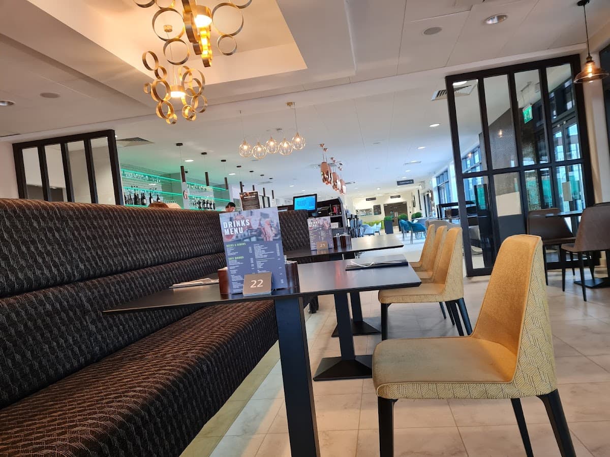 Avenue Tennis Restaurant