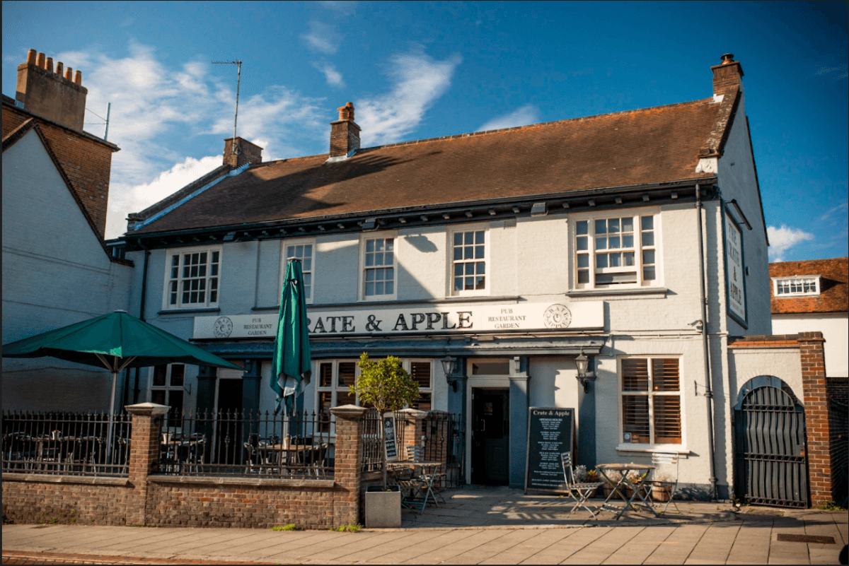 Crate & Apple Pub