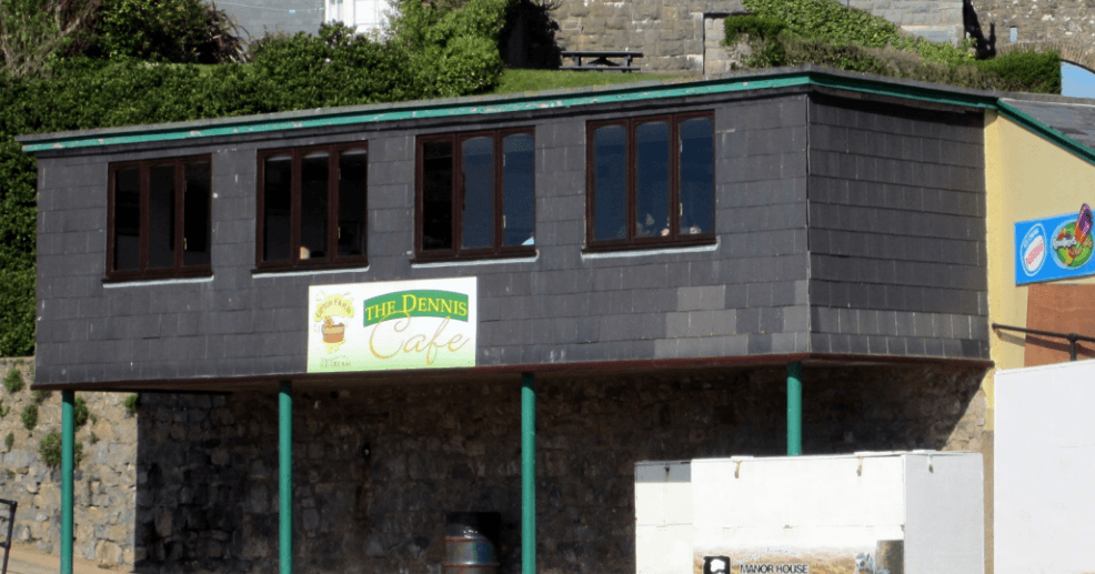 The Dennis Café