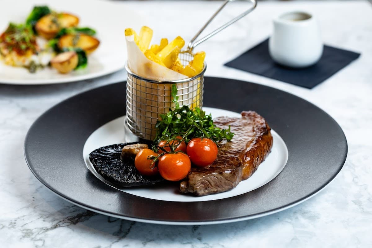 Henrietta Restaurant, Bar & Garden