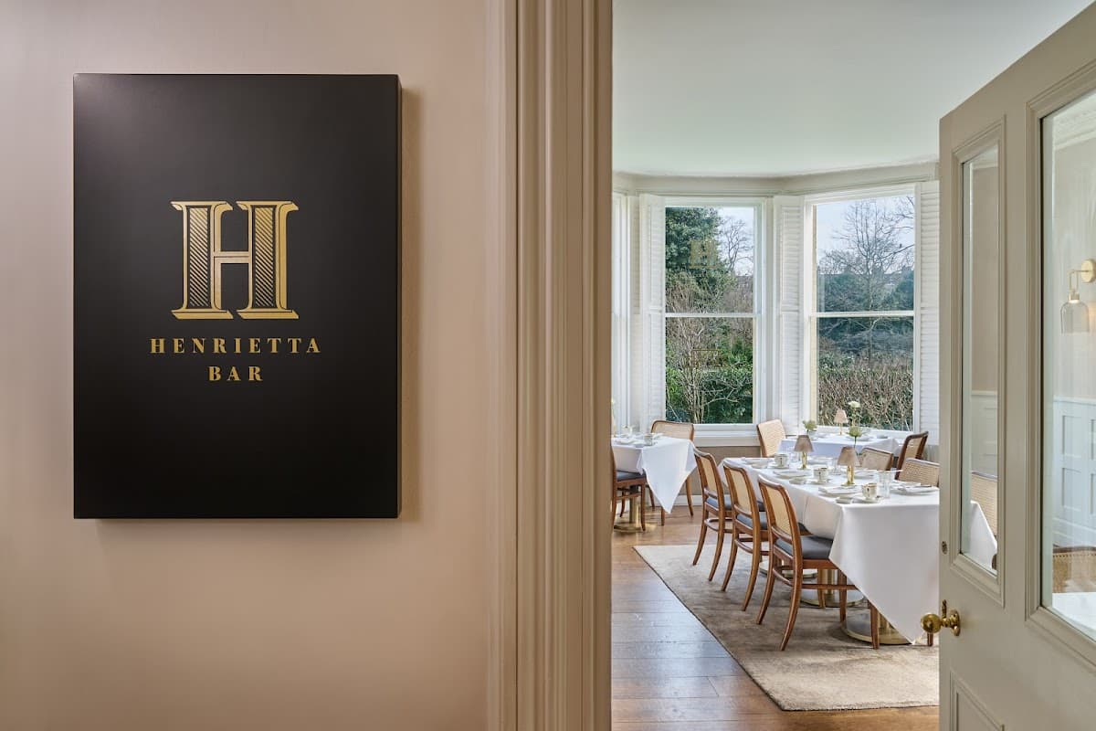 Henrietta Restaurant, Bar & Garden