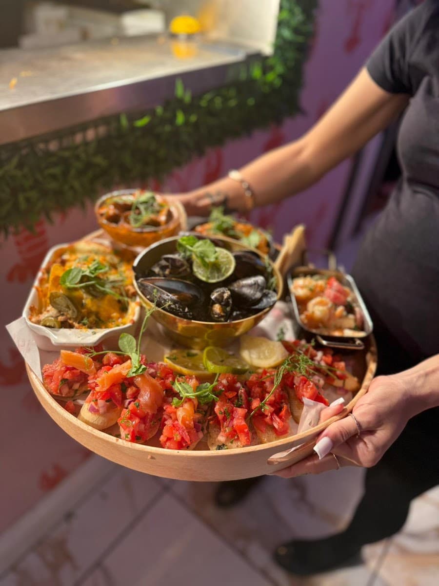 Tarantinos - The Seafood Cartel
