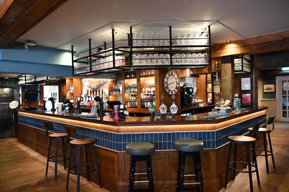 Folly Inn