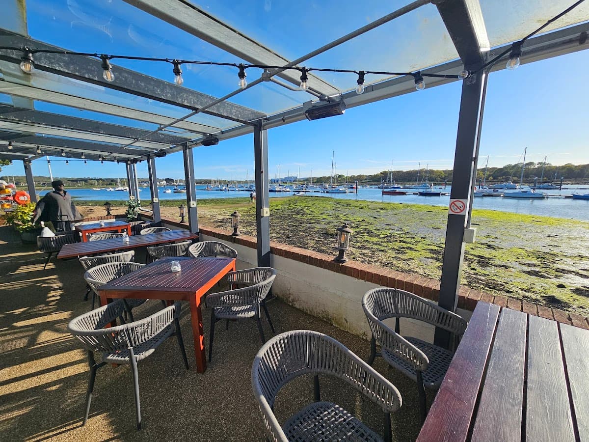 Folly Inn