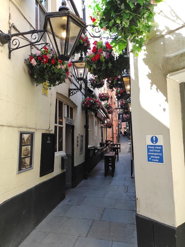 Queens Arcade