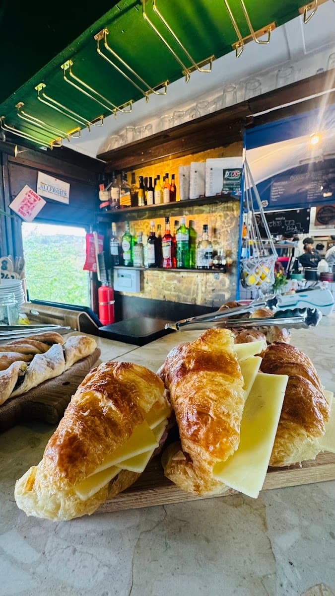 Bobby's Café