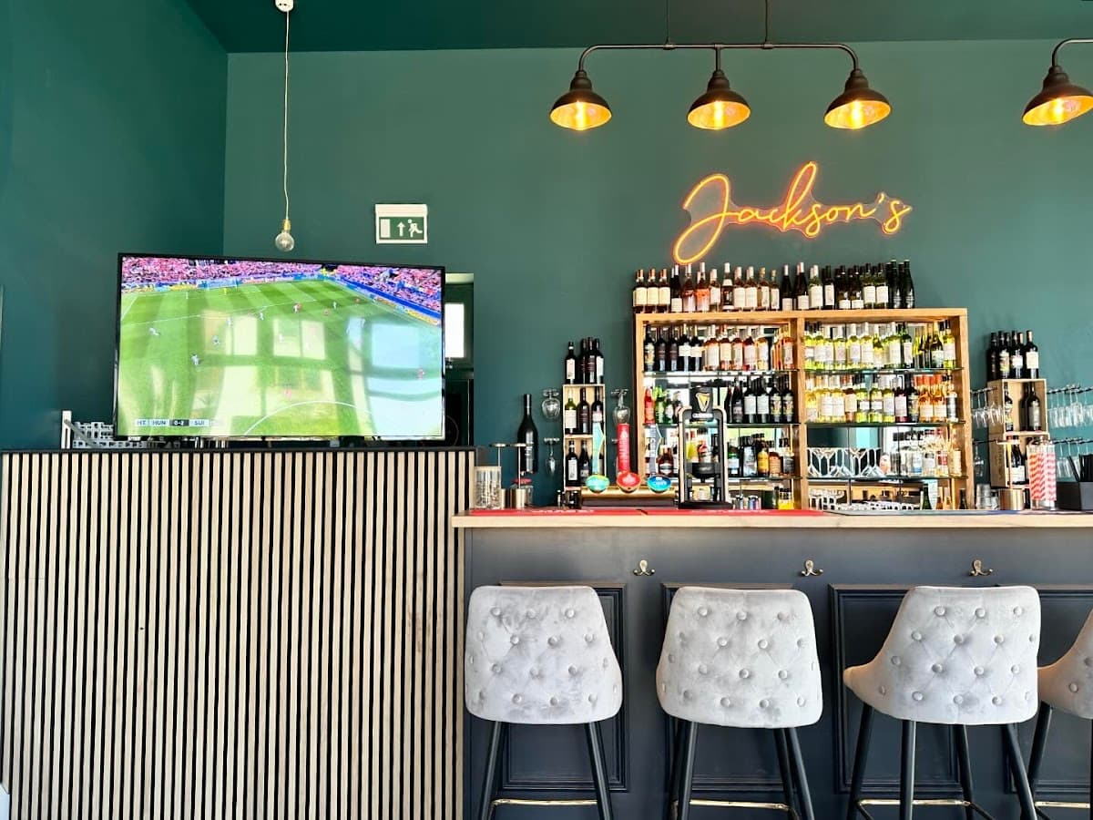 Jackson’s wine bar Nansledan