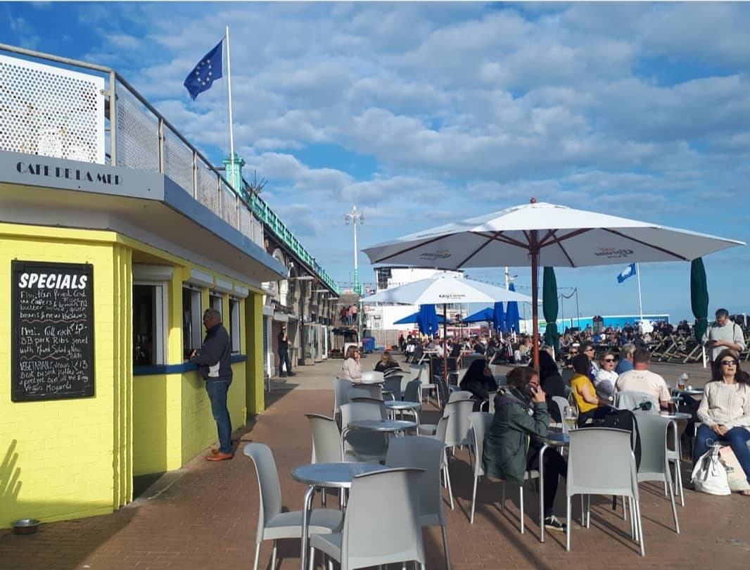Cafe de la Mer