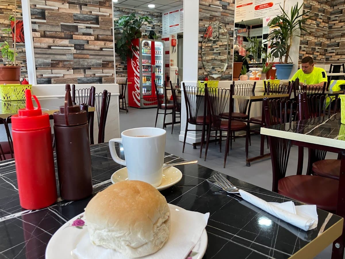 Happy Cafe & Family Restaurant