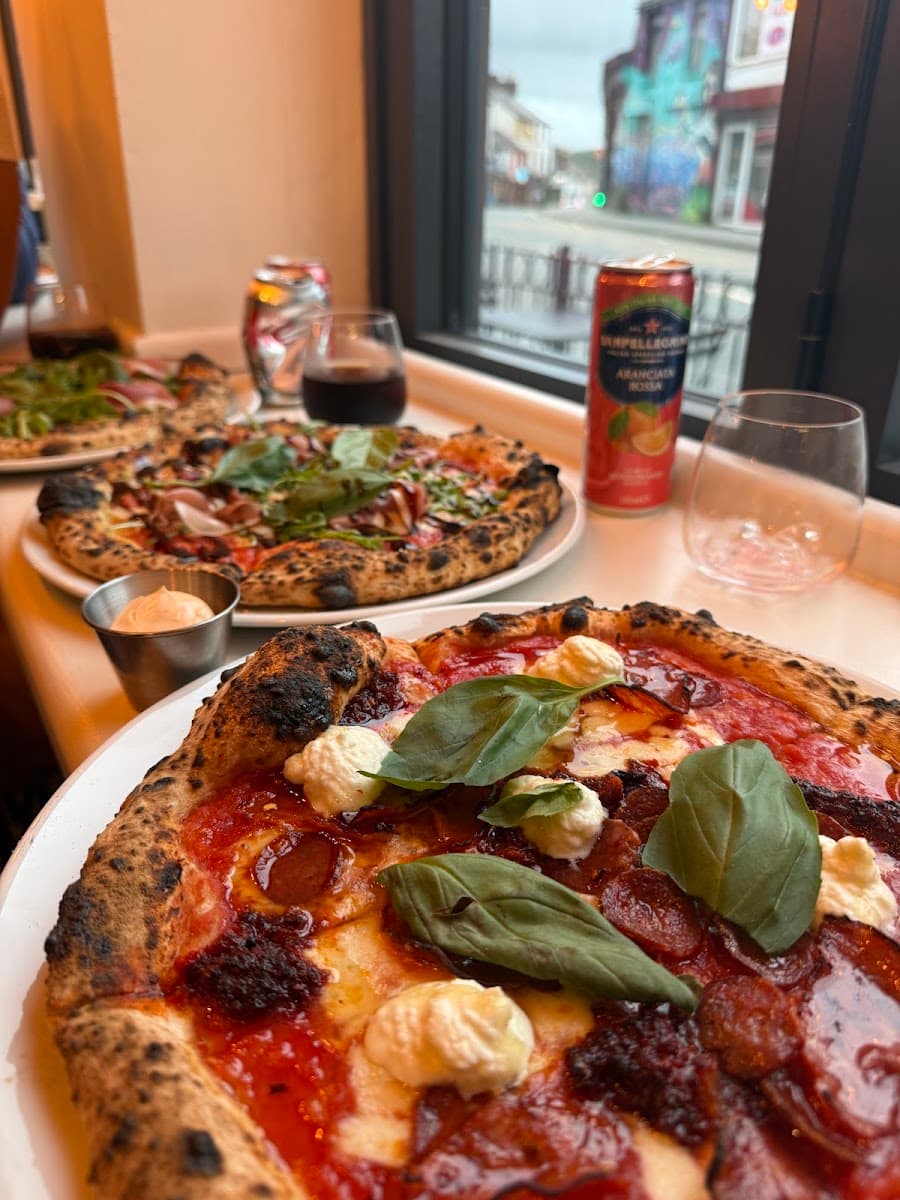 Jones' Pizza