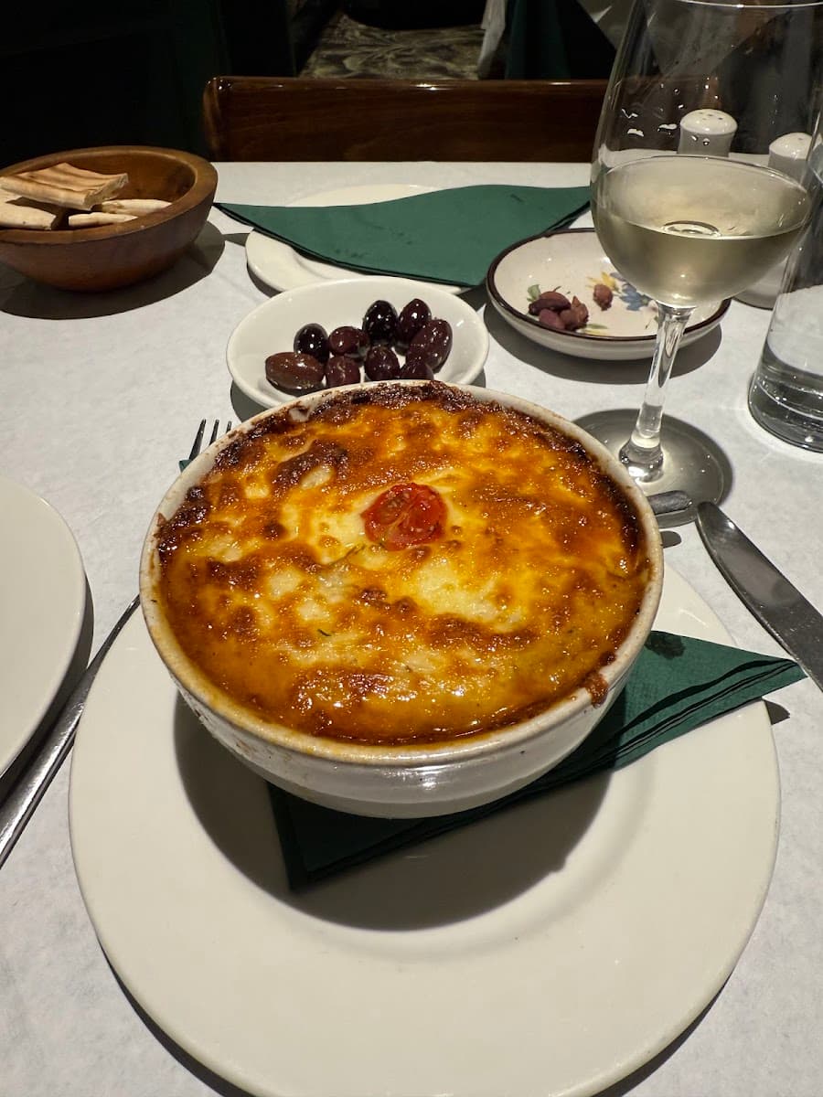 Daphne Restaurant π¬π·