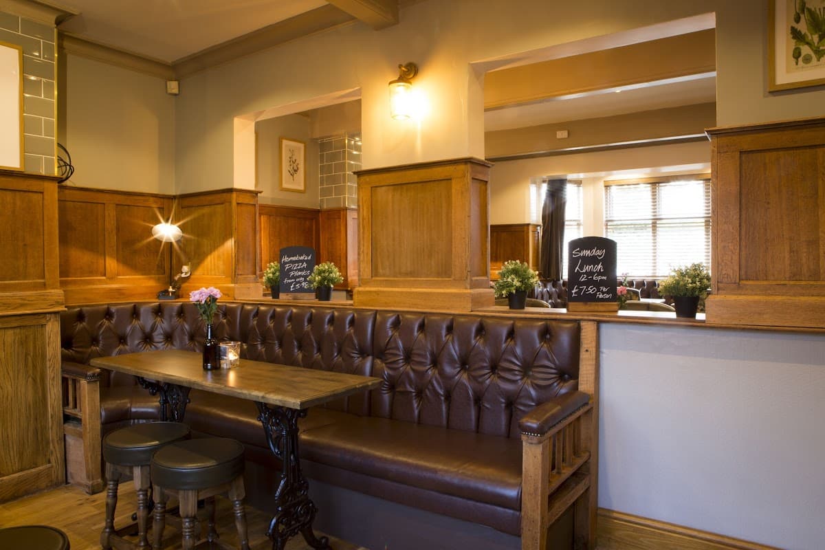 Dog & Partridge, Great Moor
