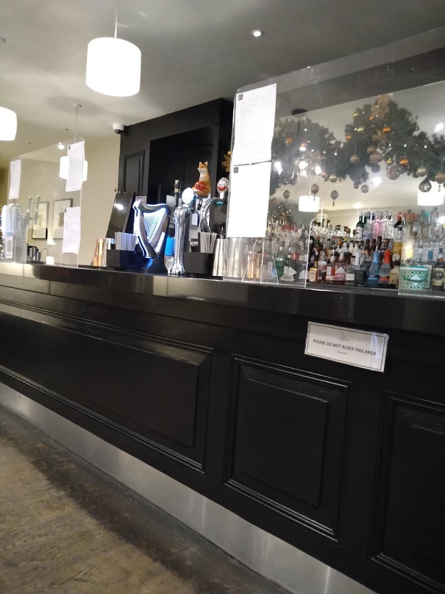 The Lincoln Grille