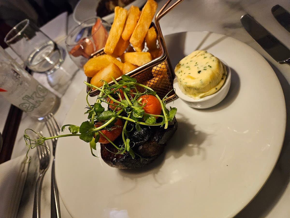 The Lincoln Grille