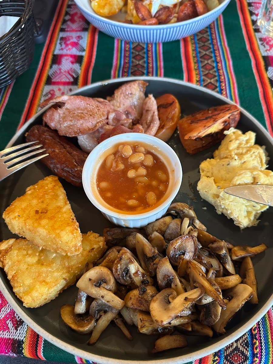 Dania's Cafe & Bistro | Clapham