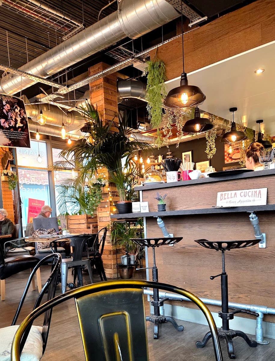 GRAND Coffee House
