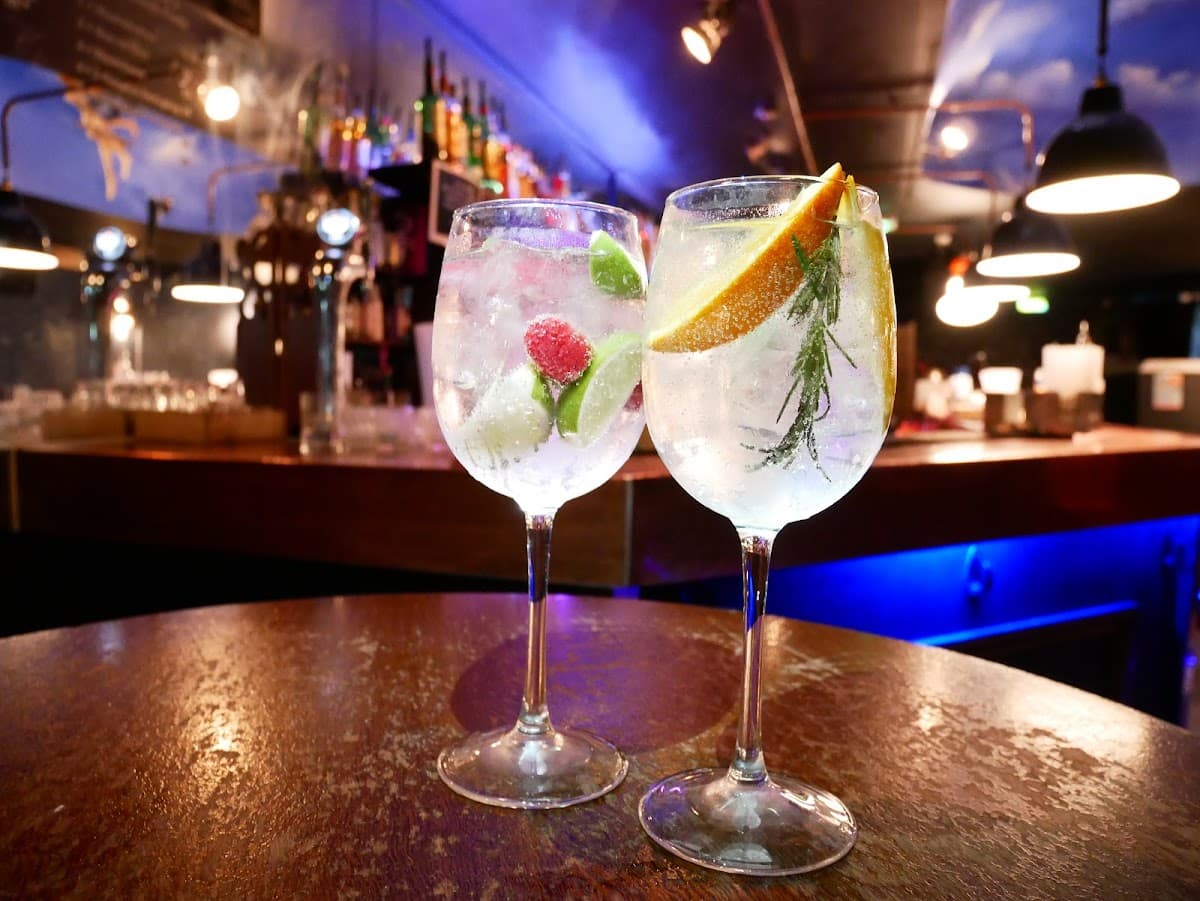 The Ladybird Bar (Cocktail Bar & Club)