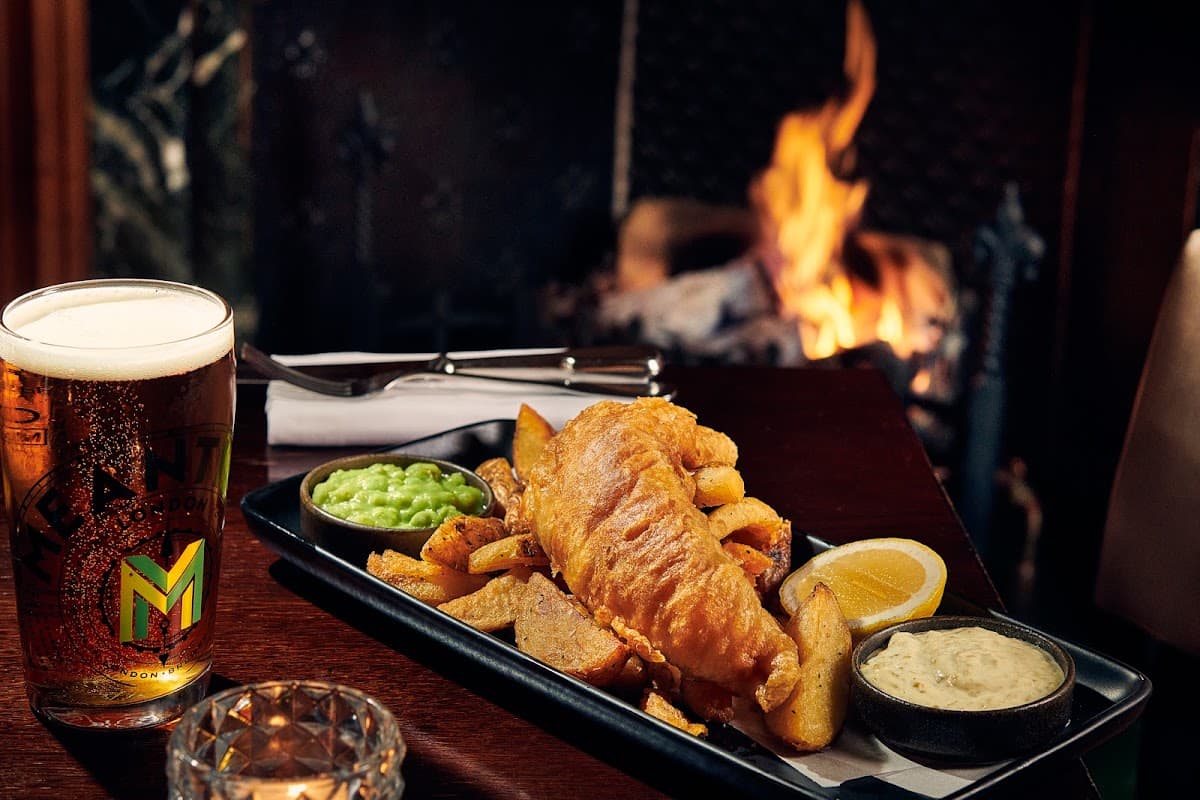 Great Central Pub by Matt Fletcher