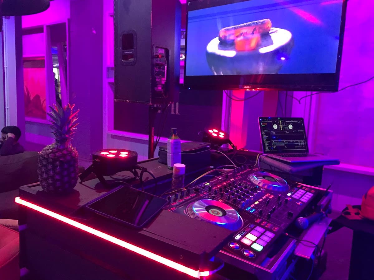 Majlis - Cafe & Shisha Lounge