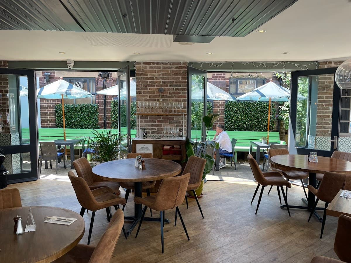 TN1 Bar & Kitchen