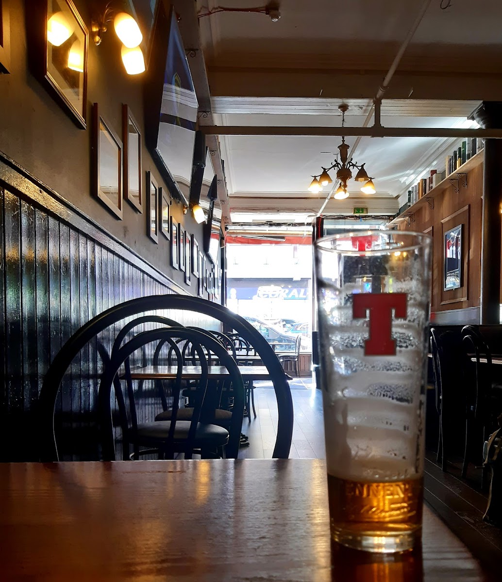Alfie's Sports Bar