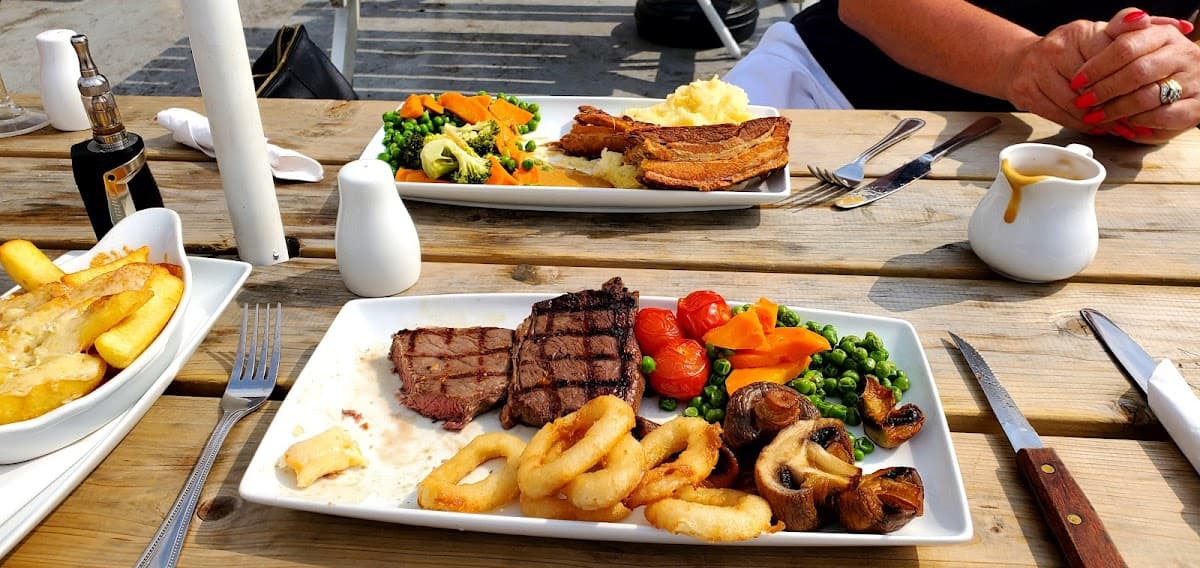 Captains Cabin Bar & Restaurant
