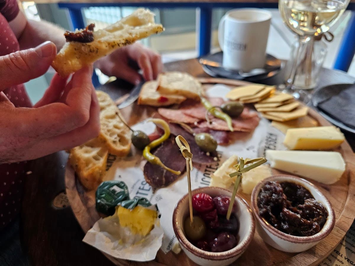 Stonewell Spring Delicatessen & Wine Bar