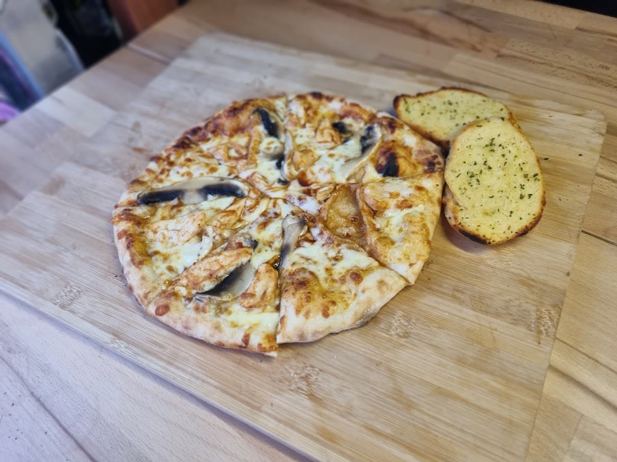 Off the hook pizza