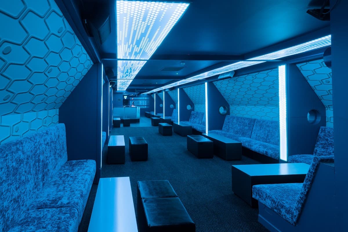 Vienna's Nightclub
