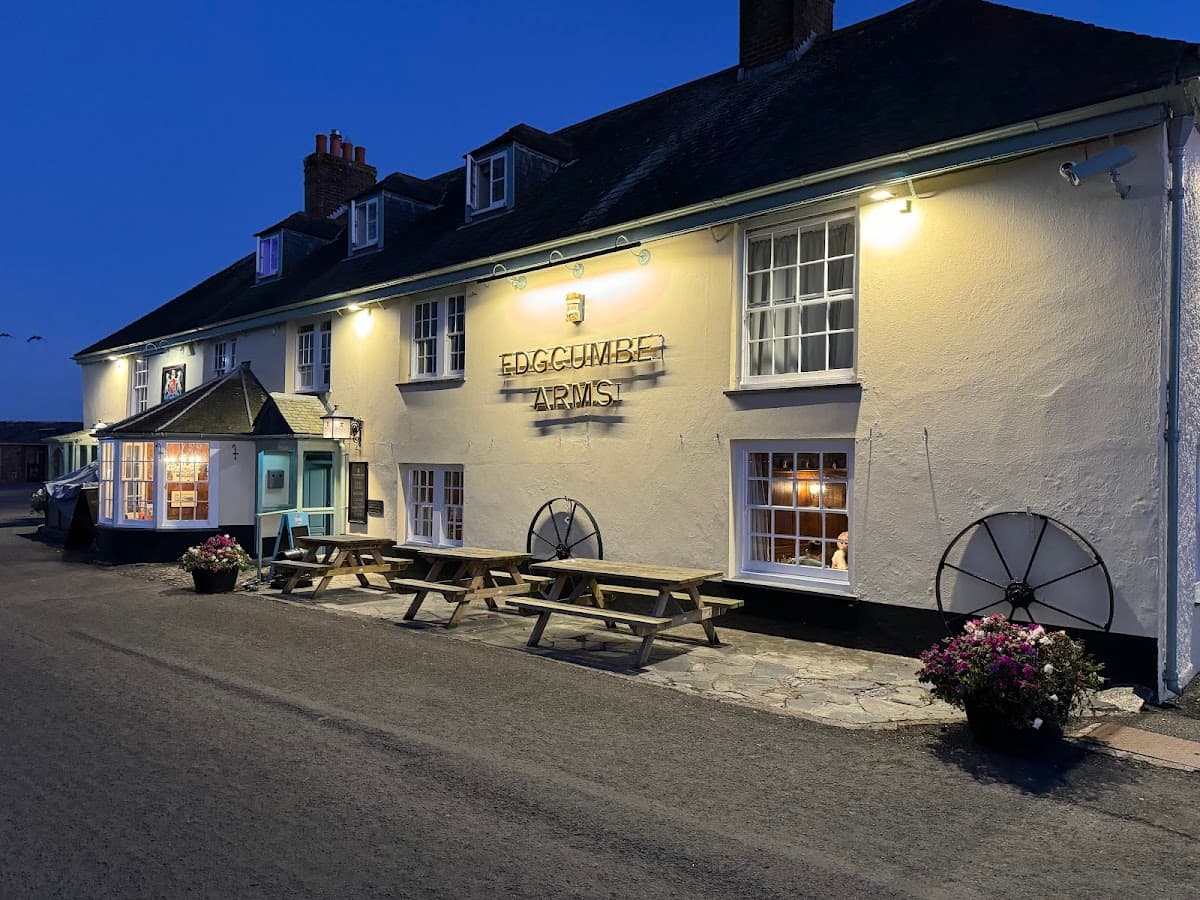 The Edgcumbe Arms Waterfront Country Pub & Inn