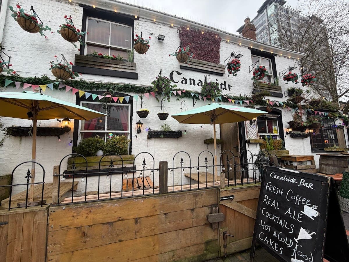 Canalside Bar