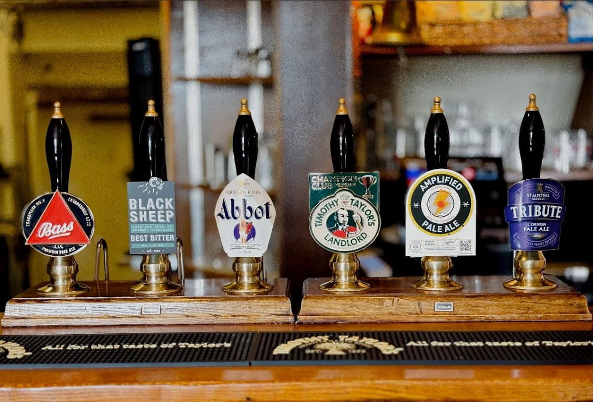The Thorn Tree Inn