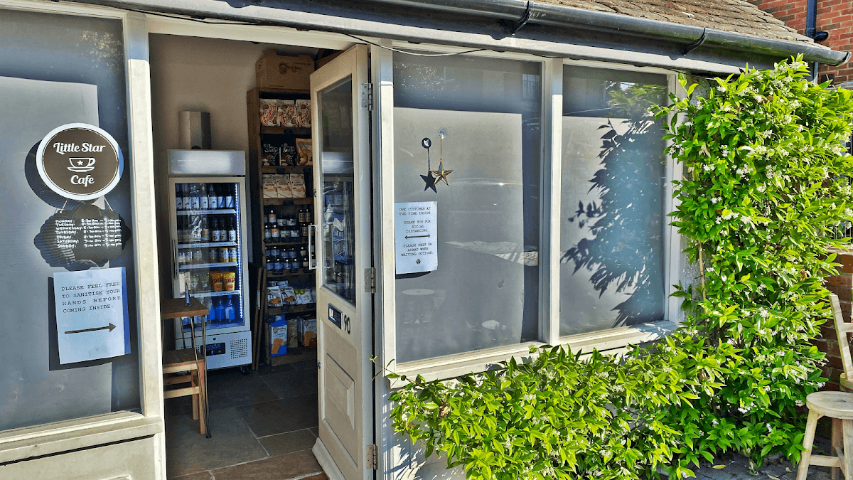 Little Star Cafe
