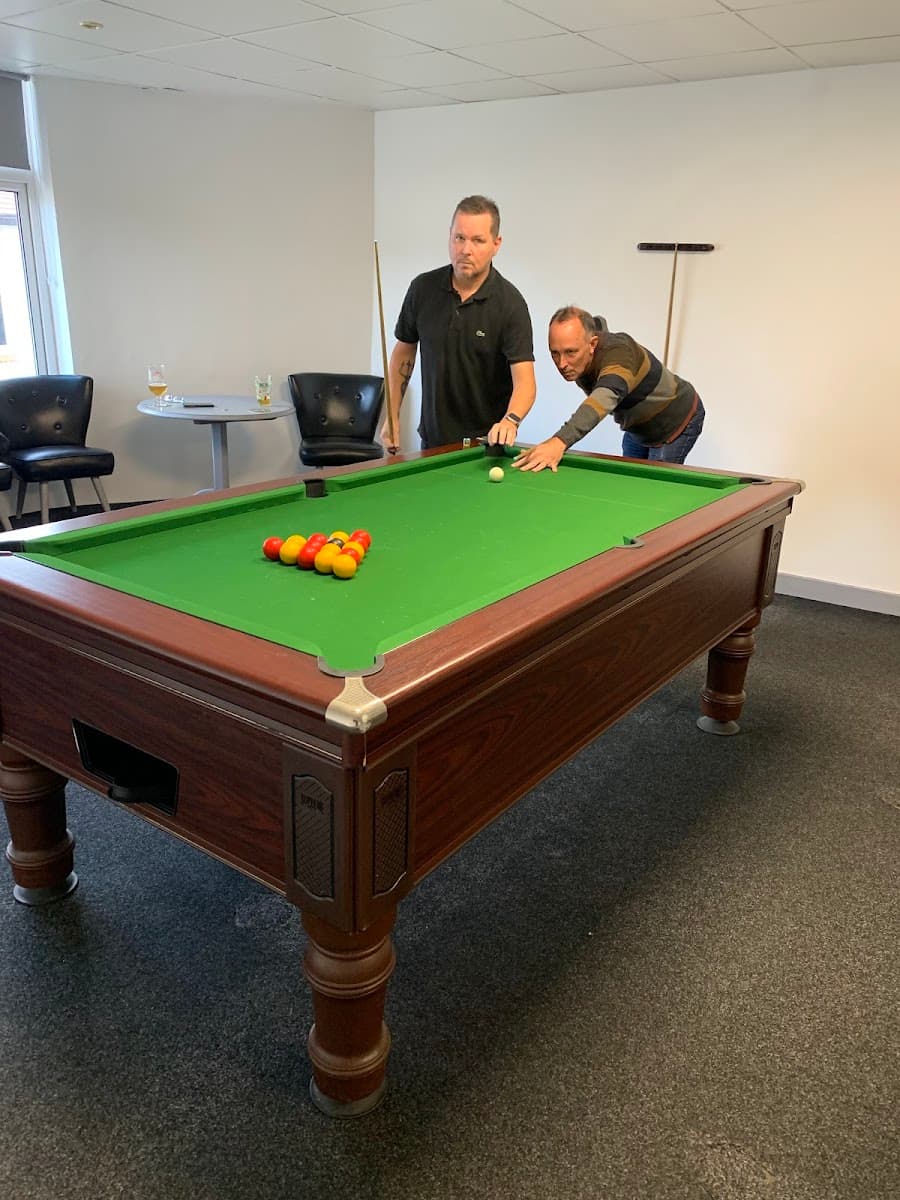 8 Ball Bar & Sports