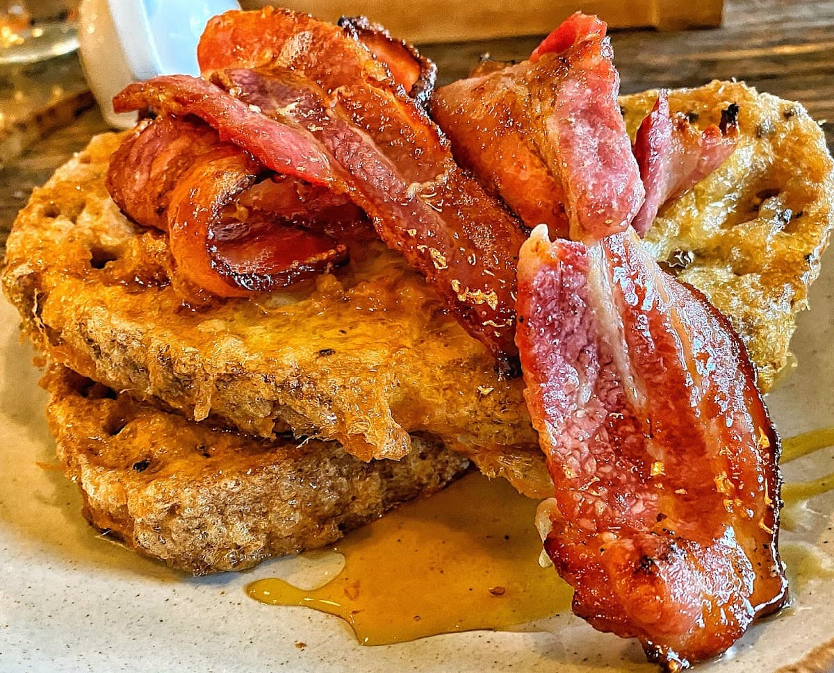 Jenkins & Sons | Restaurant & Bar in Penn Hill