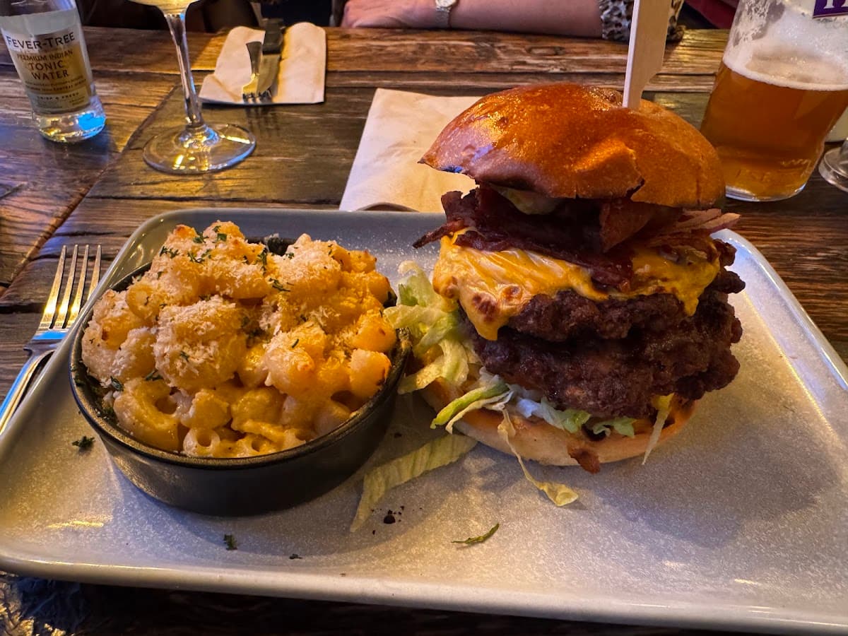 Jenkins & Sons | Restaurant & Bar in Penn Hill