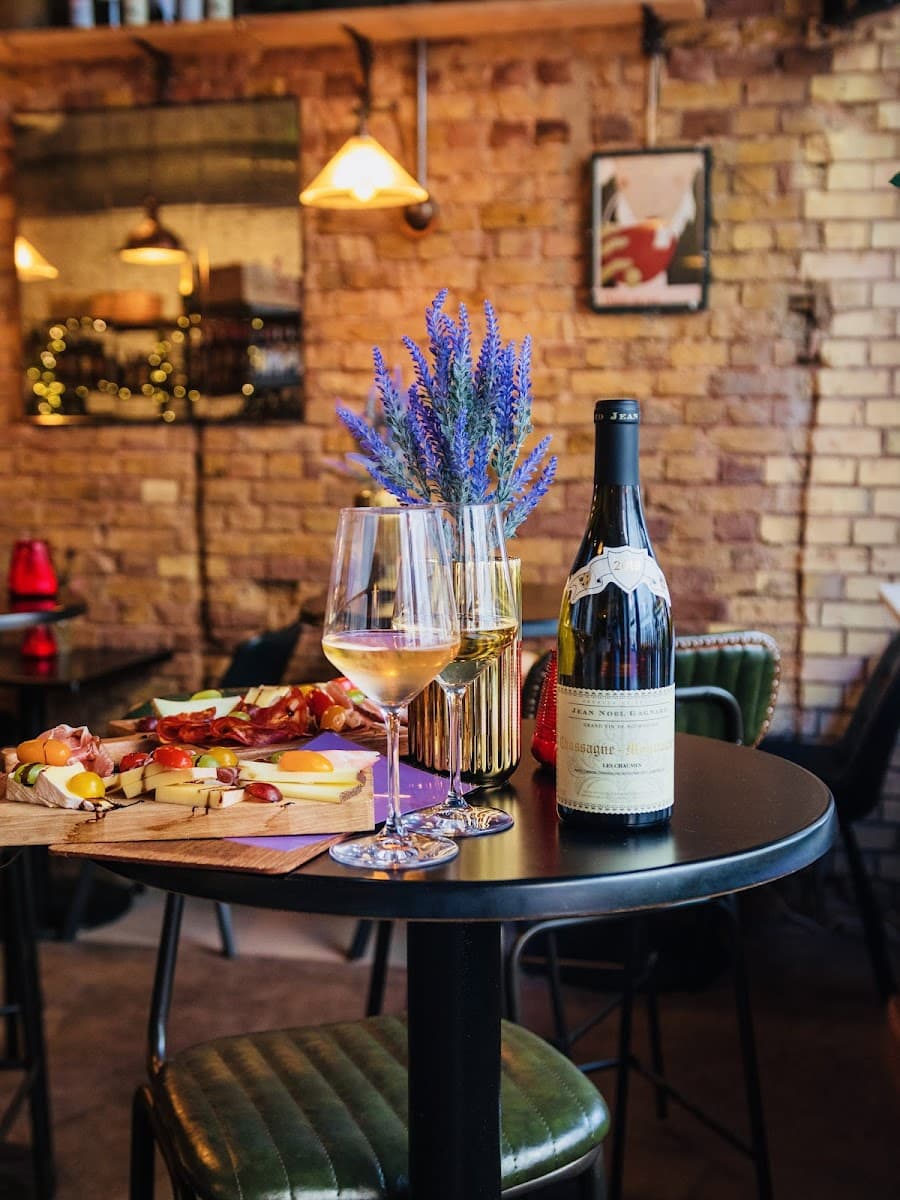 Cecilia's Wine House