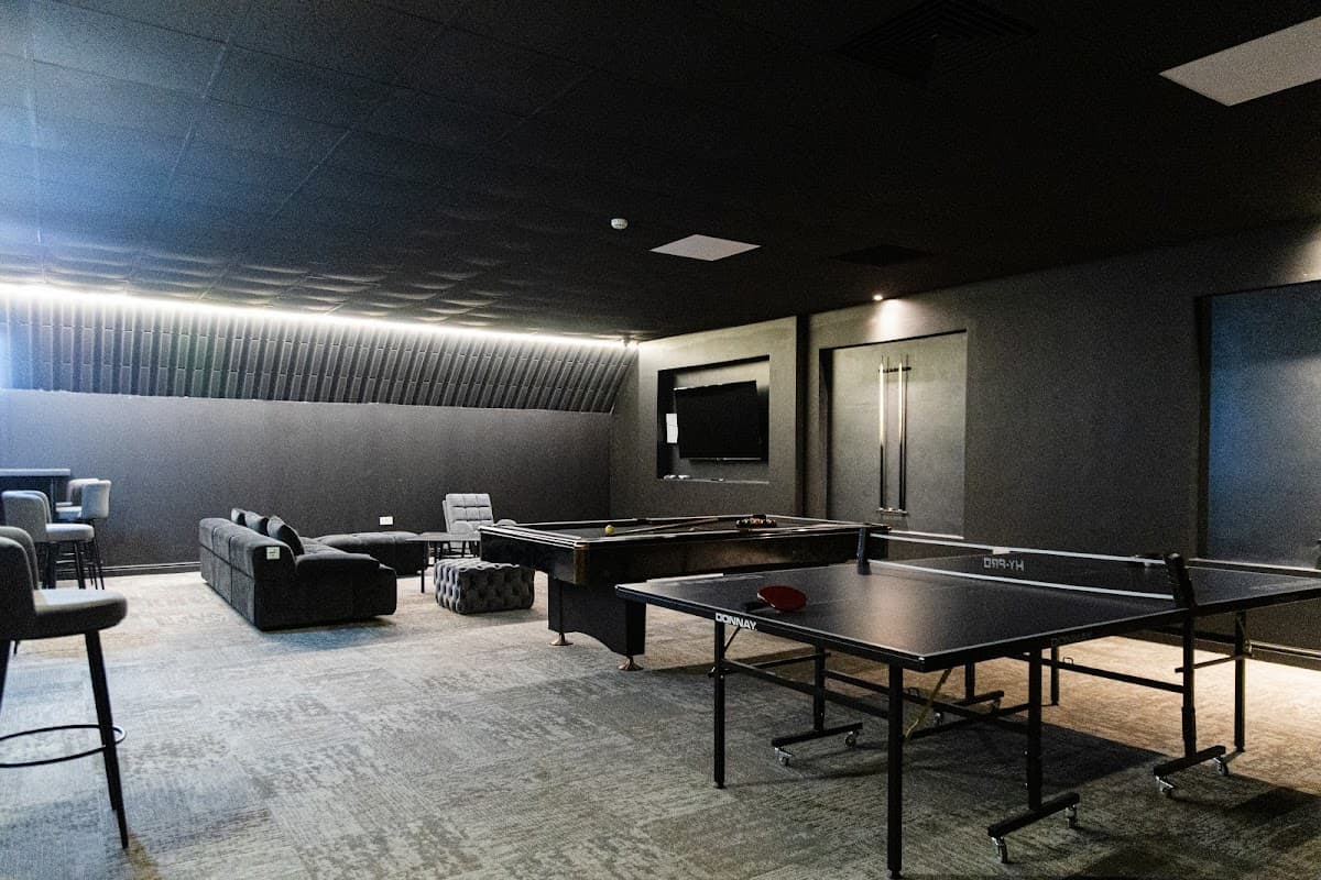 FOMO Lounge