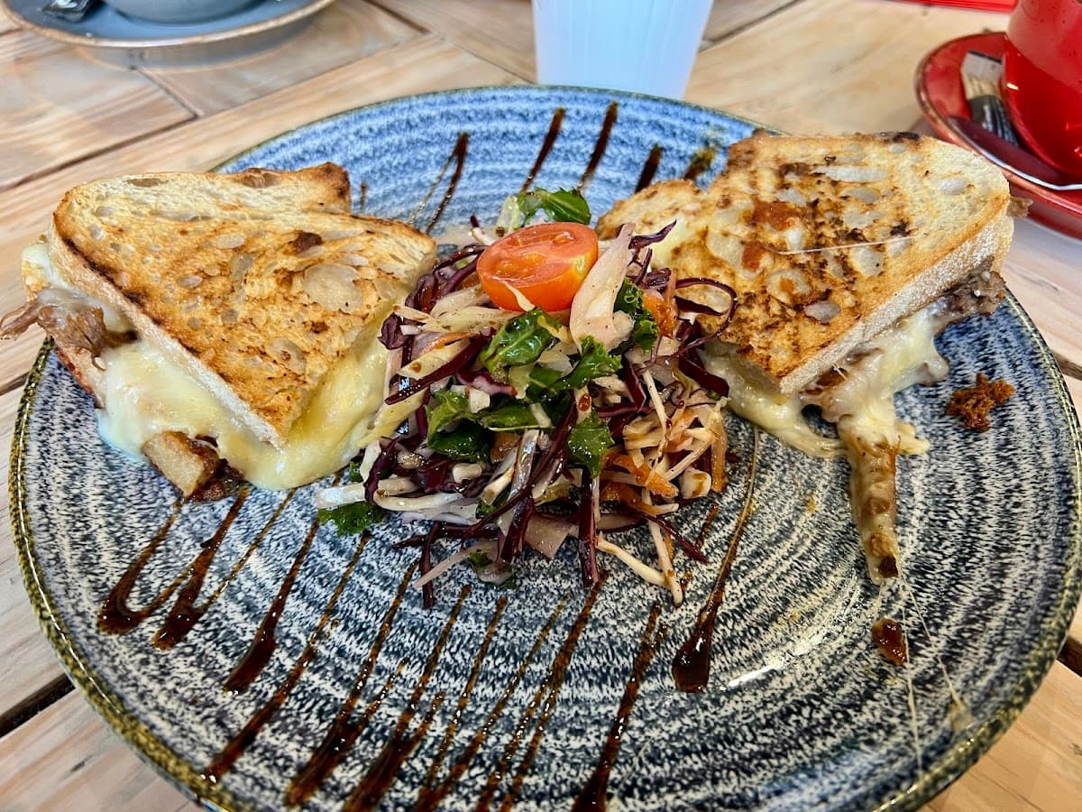 Laco Café & Bistro