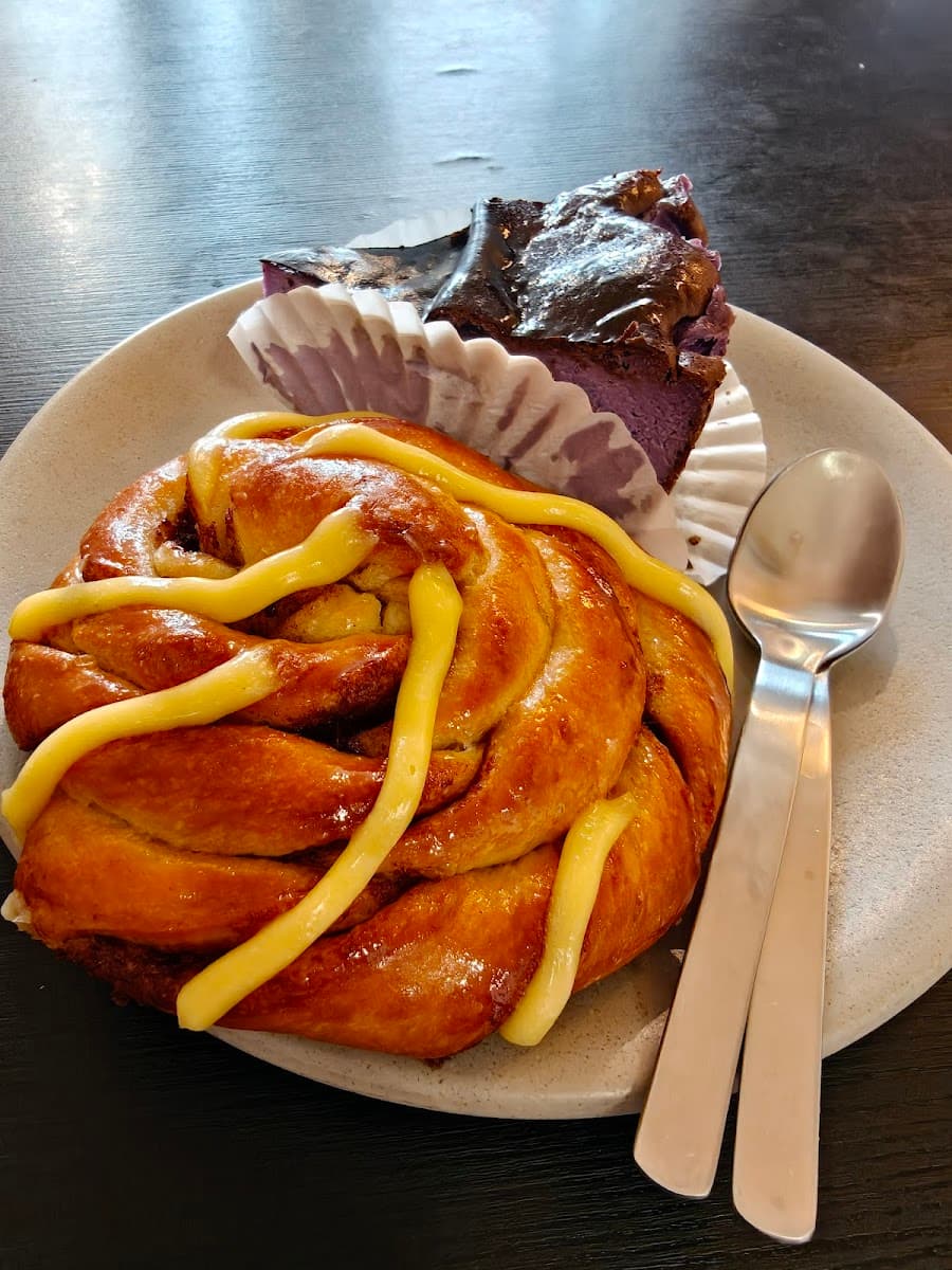 Kanto Cafe & Bakery