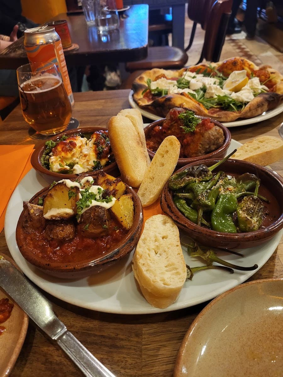 The Square Orange Café