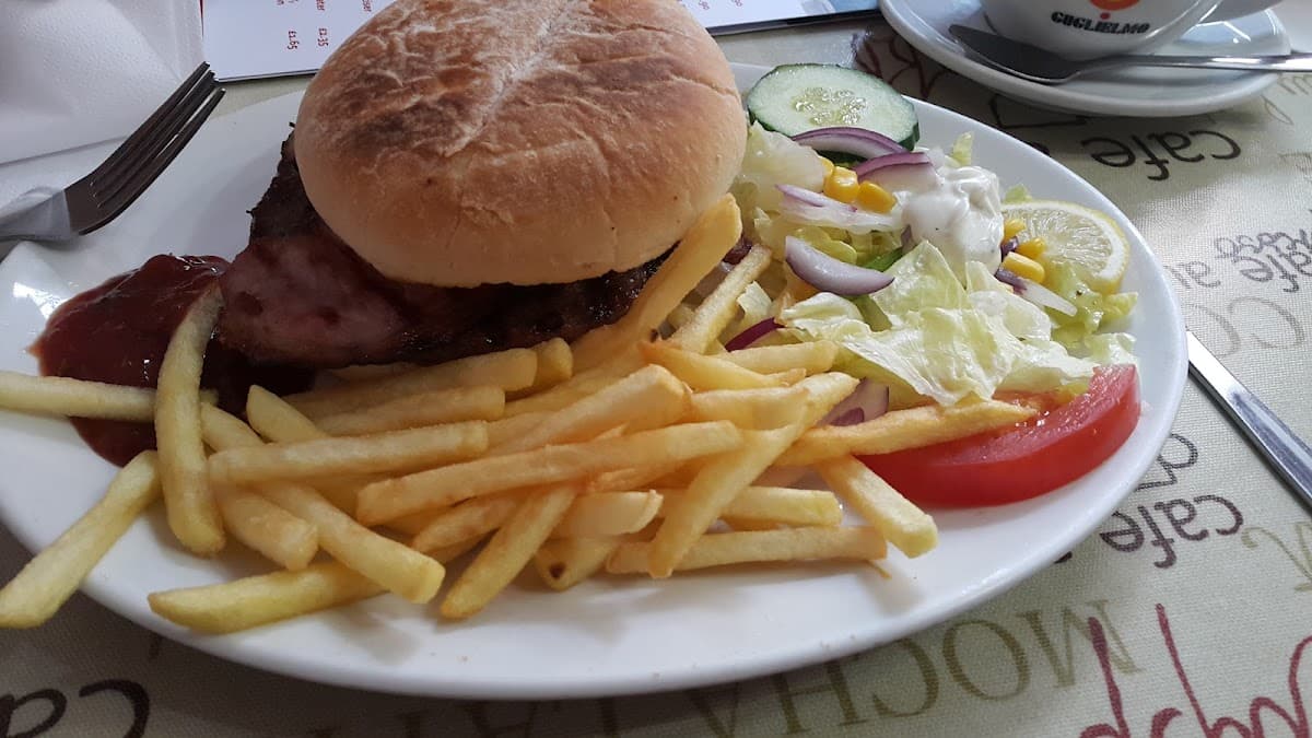 The Comodor Café
