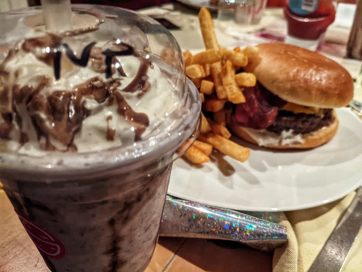Smokin Burger And Shakes