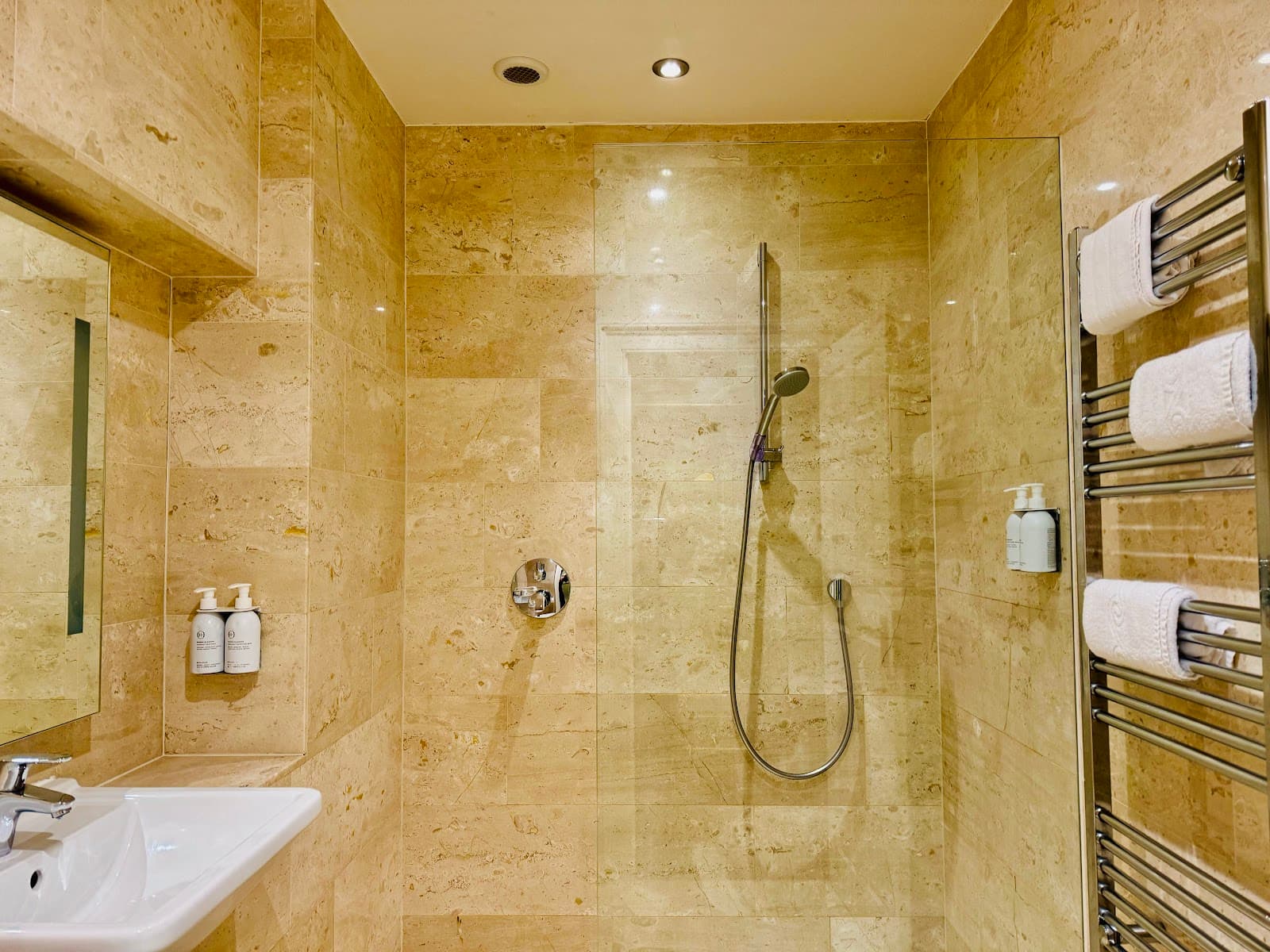 The Borough | Pub, Restaurant & Hotel