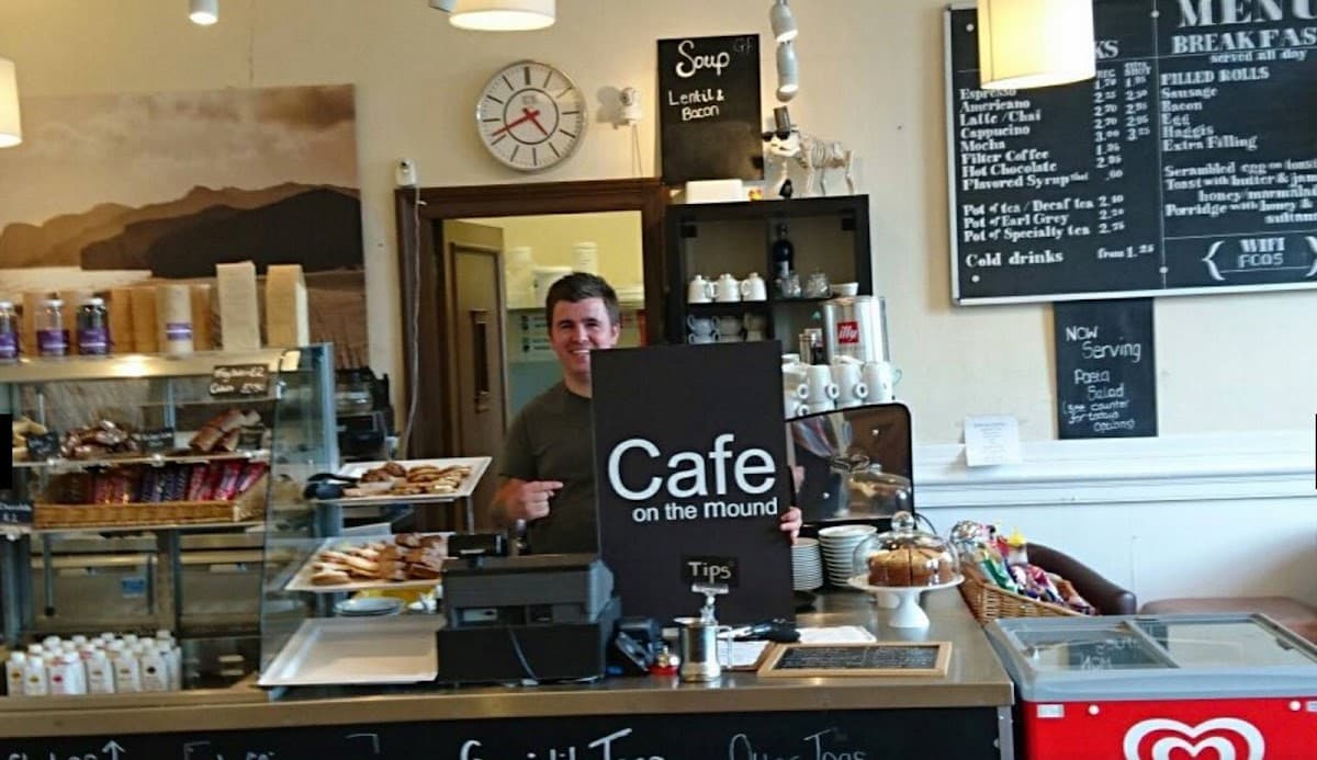 Café on the Mound