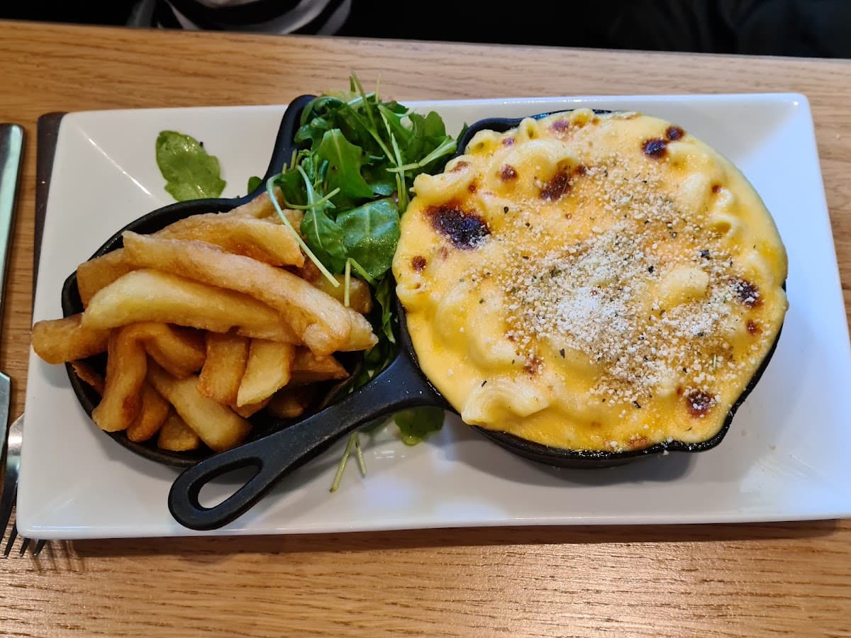 Allan Park - pub, restaurant & coffee house (w/ rooms)