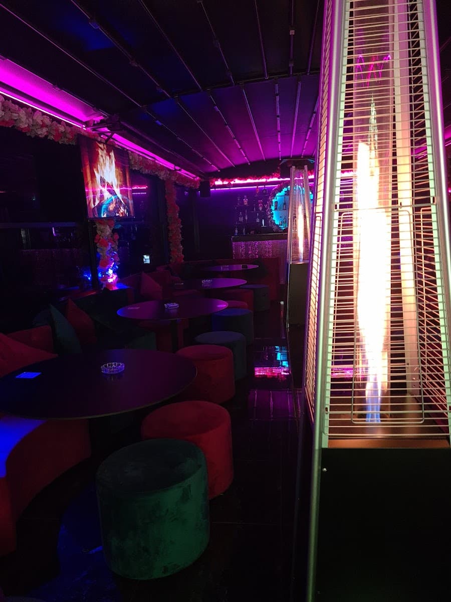 MY PLACE LOUNGE