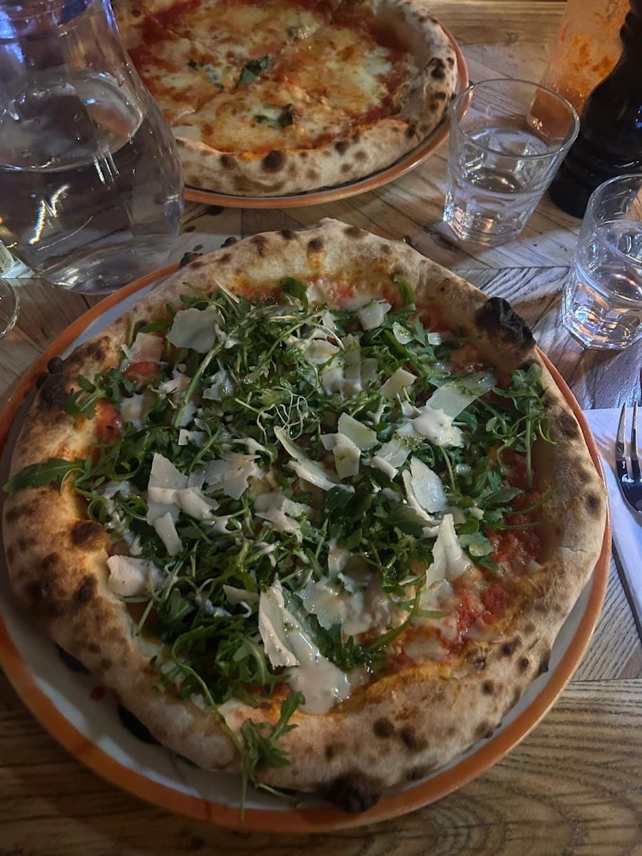 A Tavola pizzeria Restaurant